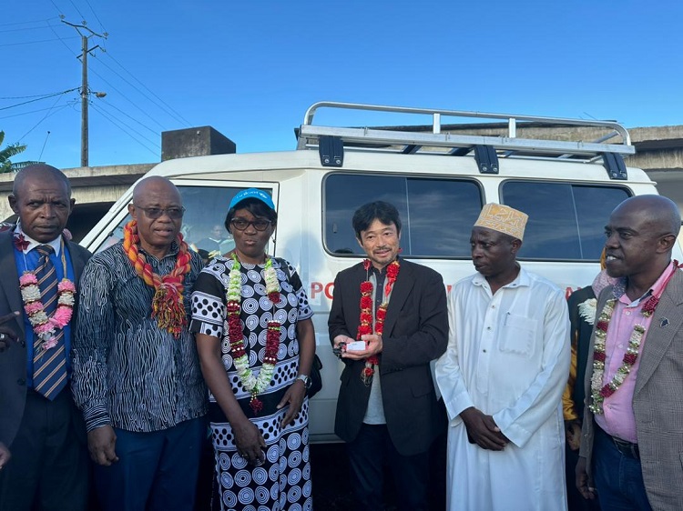 image La JICA octroie une ambulance à Nkourani ya sima